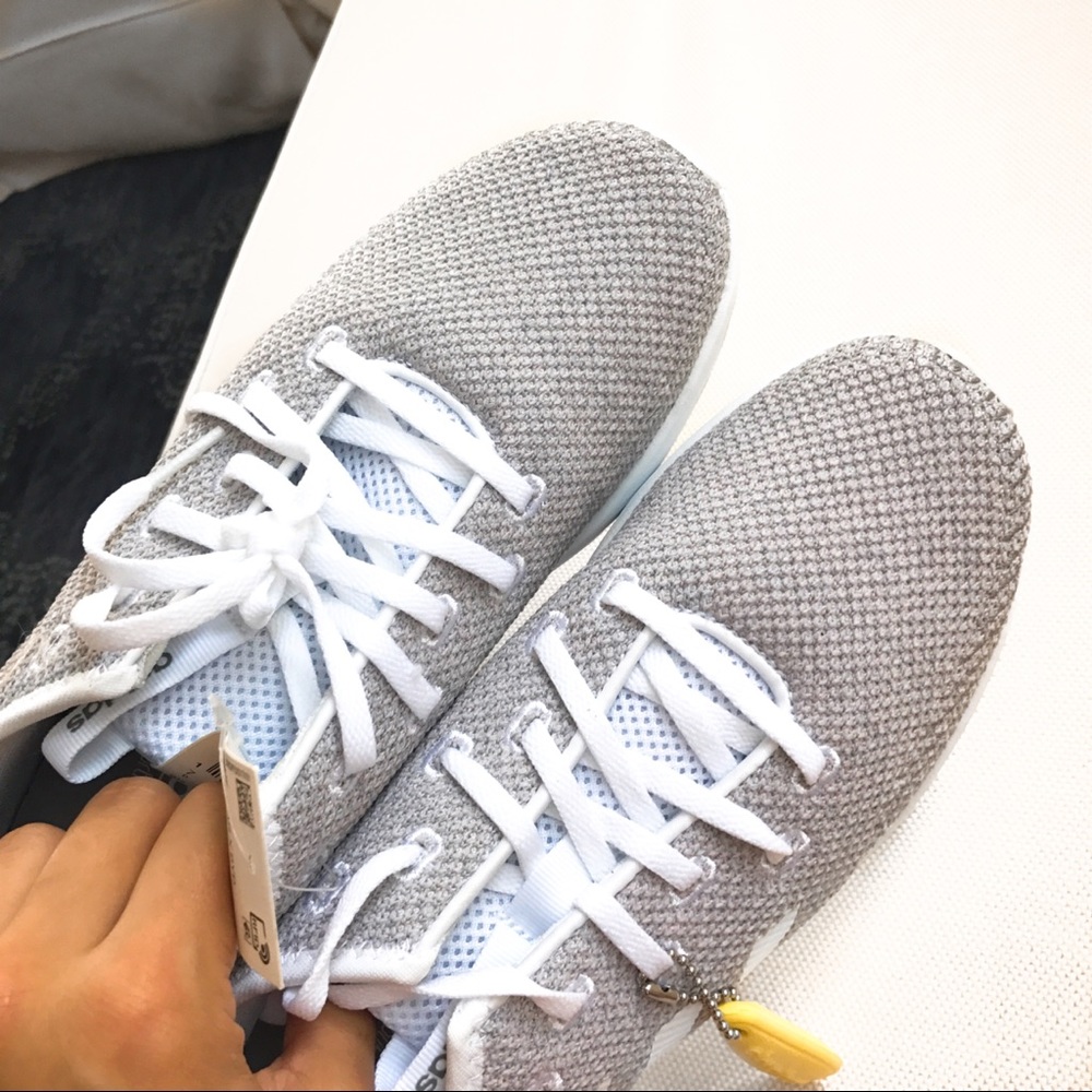 🆕 ADIDAS GREY WHITE QUESTAR X BYD SNEAKERS! - Picture 6 of 14